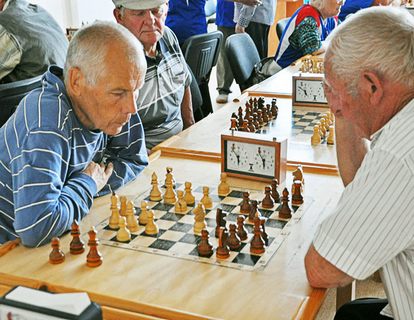 Отчет о соревнованиях по шахматам и шашкам среди старшего поколения
