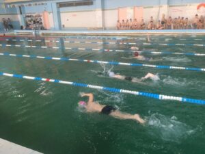 Соревнования по плаванию среди абонементных групп «Веселый дельфин»